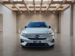 VOLVO EX40 Twin Black Edition AWD