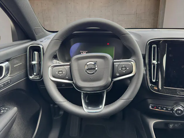 VOLVO EX40 Twin Black Edition AWD