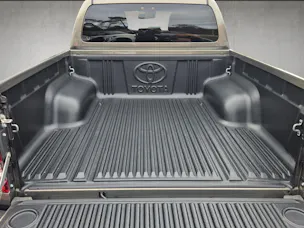 Toyota Hilux Double Cab.-Pick-up 2.8 D-4D MHEV 204 Invincible