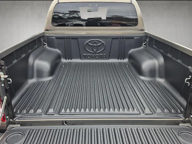 Toyota Hilux Double Cab.-Pick-up 2.8 D-4D MHEV 204 Invincible