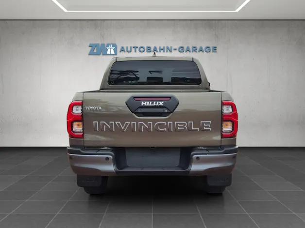 Toyota Hilux Double Cab.-Pick-up 2.8 D-4D MHEV 204 Invincible