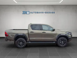 Toyota Hilux Double Cab.-Pick-up 2.8 D-4D MHEV 204 Invincible