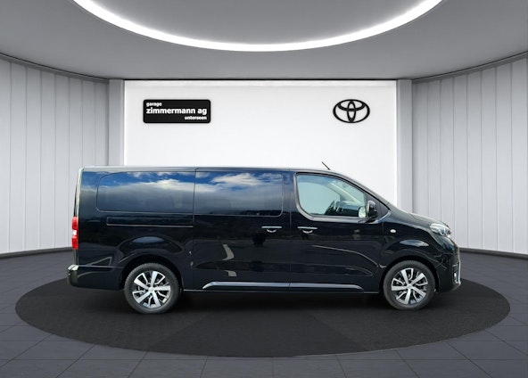 Vehicle image 4 Vehicle image 4