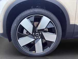 Volvo EX40 82kWh Twin Motor AWD Ultra Xcentric Edition