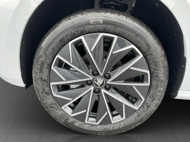 SKODA Kamiq 1.0 TSI Dynamic DSG