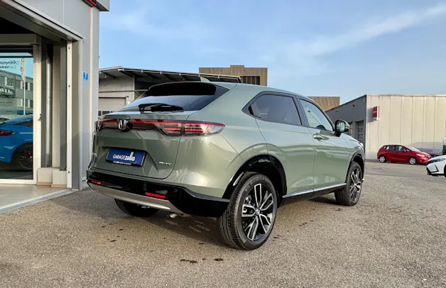 Honda HR-V e:HEV 1.5l Advance Urban Grau, Sunlight White vorrätig 1.9% Leasing Aktion unschlagbar mit 8 Jahren Garantie