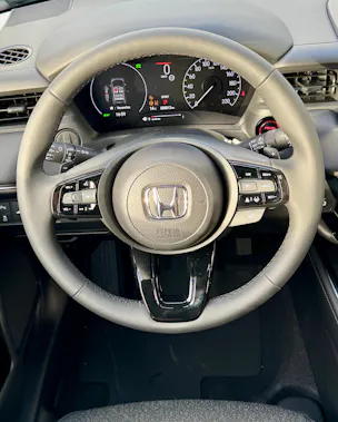 Honda HR-V e:HEV 1.5l Advance Urban Grau, Sunlight White vorrätig 1.9% Leasing Aktion unschlagbar mit 8 Jahren Garantie