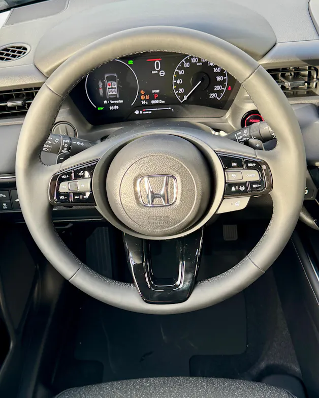 Honda HR-V e:HEV 1.5l Advance Urban Grau, Sunlight White vorrätig 1.9% Leasing Aktion unschlagbar mit 8 Jahren Garantie