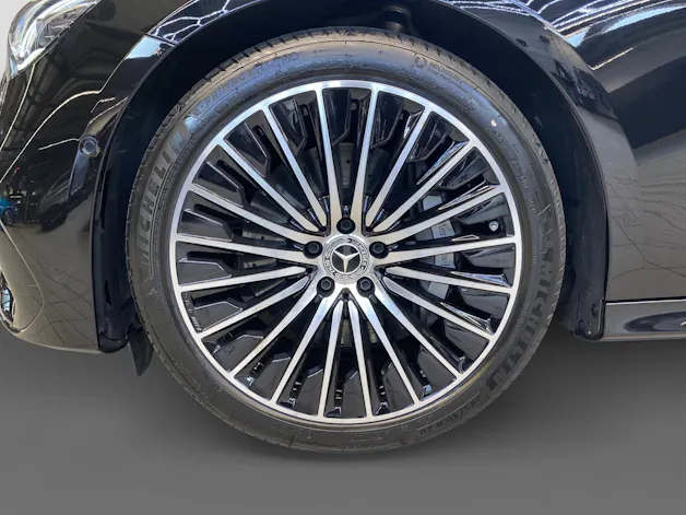 Mercedes-Benz E 200 AMG Line 4MATIC Kombi
