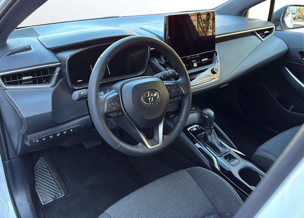 Vehicle image 4 Vehicle image 4