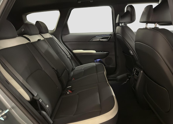 Vehicle image 10 Vehicle image 10