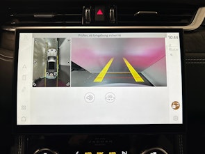 Vehicle image JAGUAR F-Pace 3.0 I6 R-Dynamic HSE AWD