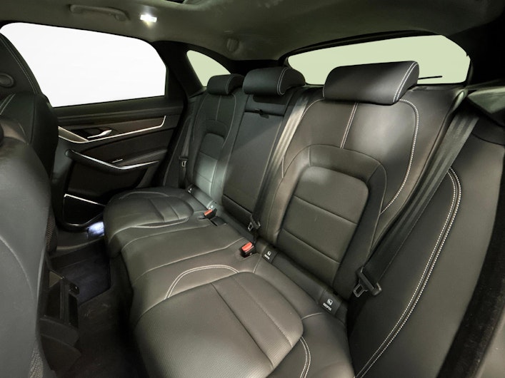 Vehicle image JAGUAR F-PACE