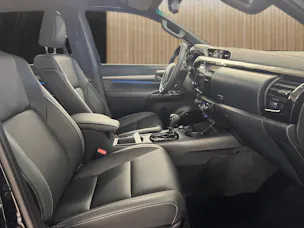 Toyota Hilux Double Cab.-Pick-up 2.8 D-4D MHEV 204 Invincible