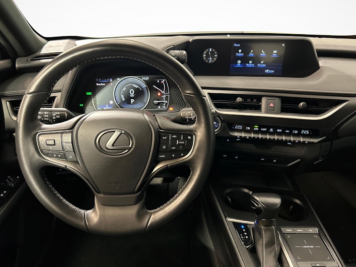Vehicle image LEXUS UX