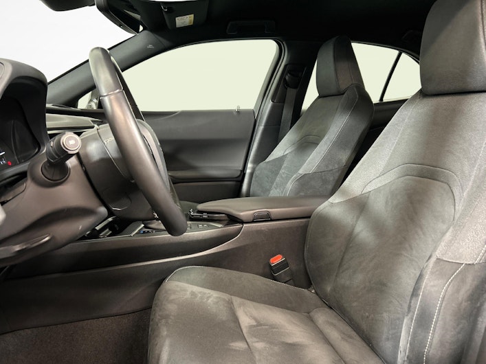 Vehicle image LEXUS UX