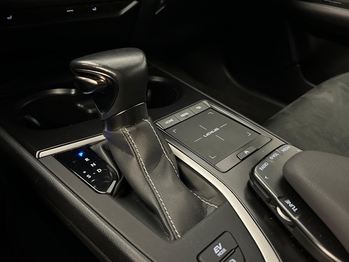 Vehicle image LEXUS UX