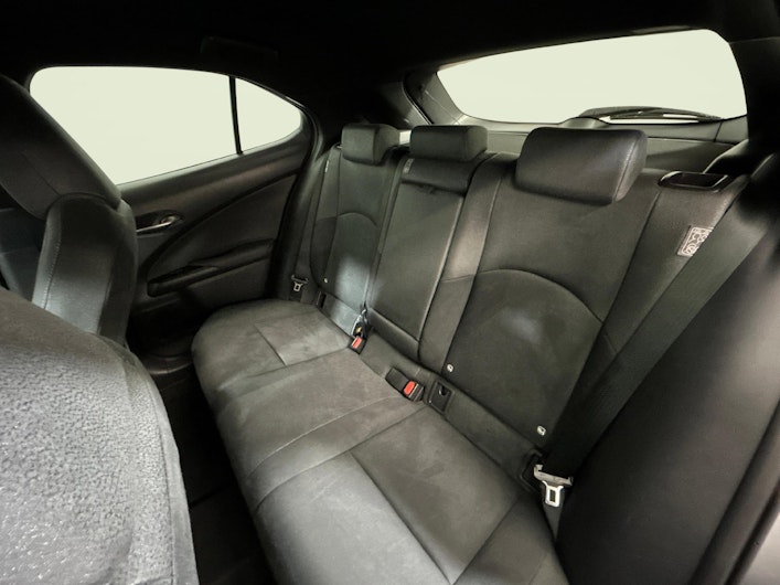 Vehicle image LEXUS UX