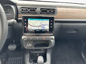 https://vehicle.imgix.net/4189966/420dba6b-8810-4dff-91e6-3f1cb2681aa9.jpg