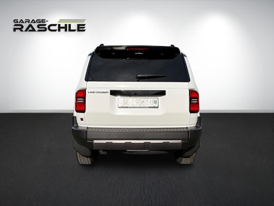 Vehicle image 4 Vehicle image 4