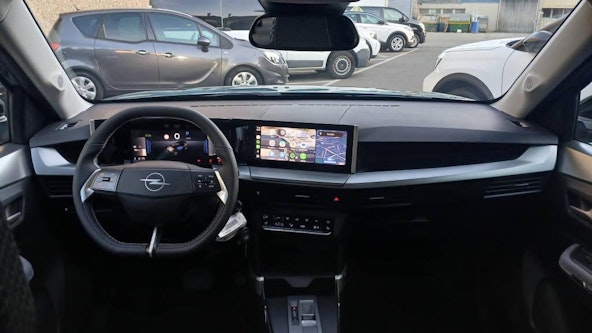 Vehicle image 9 Vehicle image 9