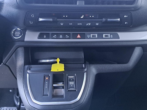 Vehicle image 12 Vehicle image 12