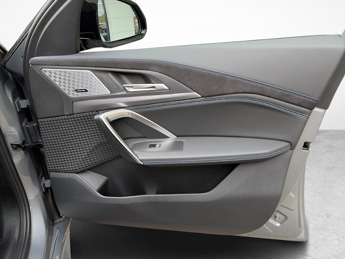 Vehicle image BMW X2