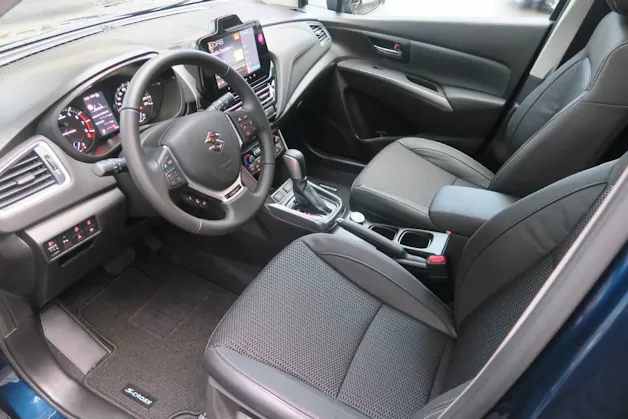 Suzuki S-Cross 1.4 T Sakura Top Hybrid 4x4