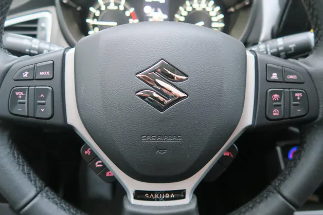 Suzuki S-Cross 1.4 T Sakura Top Hybrid 4x4