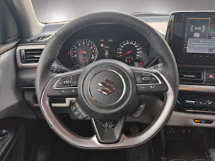Suzuki Swift 1.2 Sakura Top Hybrid