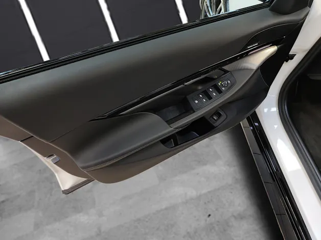 BMW 520d xDrive Touring Attraktiven Leasingzinssatz ab 1,9 % bei Abschluss einer BMW Fahrzeugversicherung.