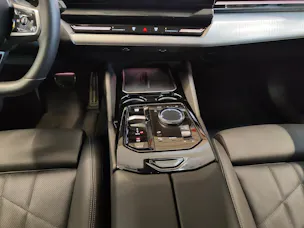 BMW 520d xDrive Touring Attraktiven Leasingzinssatz ab 1,9 % bei Abschluss einer BMW Fahrzeugversicherung.