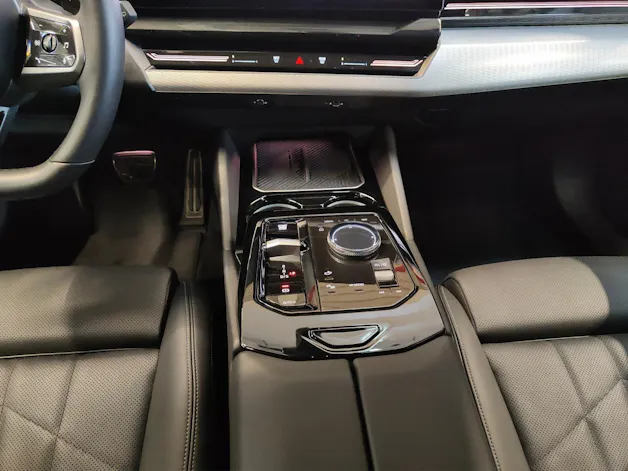 BMW 520d xDrive Touring Attraktiven Leasingzinssatz ab 1,9 % bei Abschluss einer BMW Fahrzeugversicherung.