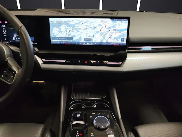 BMW 520d xDrive Touring Attraktiven Leasingzinssatz ab 1,9 % bei Abschluss einer BMW Fahrzeugversicherung.