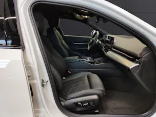 BMW 520d xDrive Touring Attraktiven Leasingzinssatz ab 1,9 % bei Abschluss einer BMW Fahrzeugversicherung.