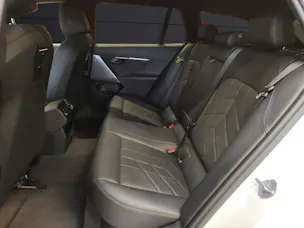 BMW 520d xDrive Touring Attraktiven Leasingzinssatz ab 1,9 % bei Abschluss einer BMW Fahrzeugversicherung.