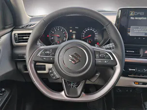 Suzuki Swift 1.2 Sakura Top Hybrid