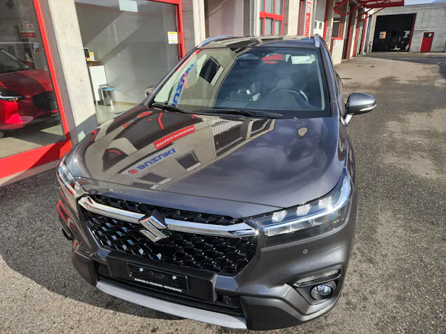 Suzuki S-Cross 1.4 T Sakura Hybrid 4x4