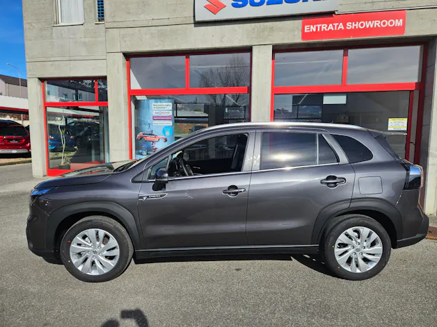 Suzuki S-Cross 1.4 T Sakura Hybrid 4x4