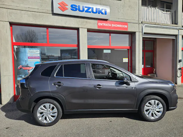 Suzuki S-Cross 1.4 T Sakura Hybrid 4x4