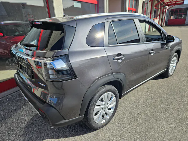 Suzuki S-Cross 1.4 T Sakura Hybrid 4x4