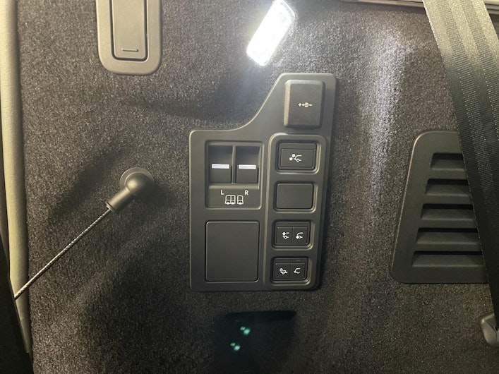 Vehicle image LAND ROVER DISCOVERY