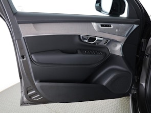 image du véhicule VOLVO XC90 2.0 T8 TE Ultra Dark eAWD