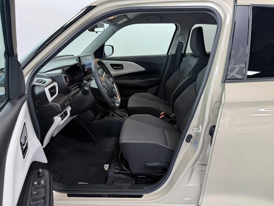 Vehicle image 9 Vehicle image 9