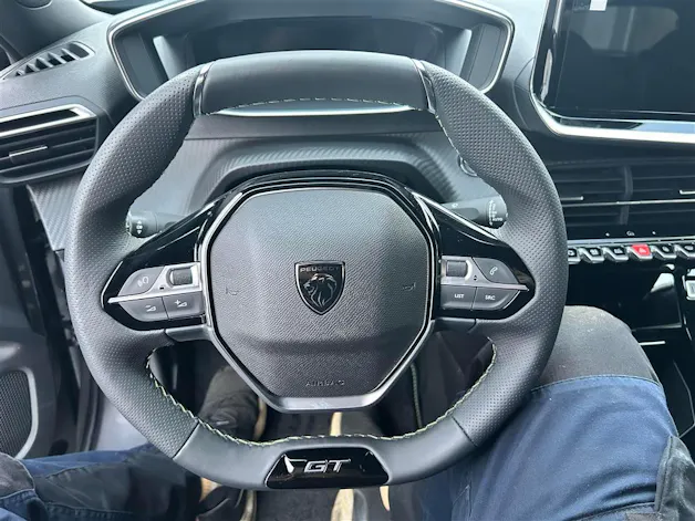 Peugeot 2008 1.2 Hybrid 145 GT