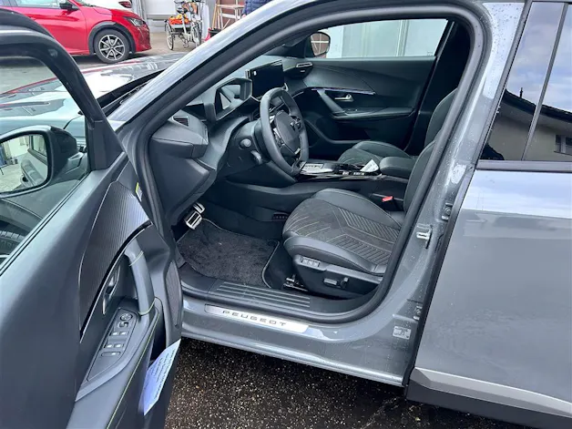 Peugeot 2008 1.2 Hybrid 145 GT