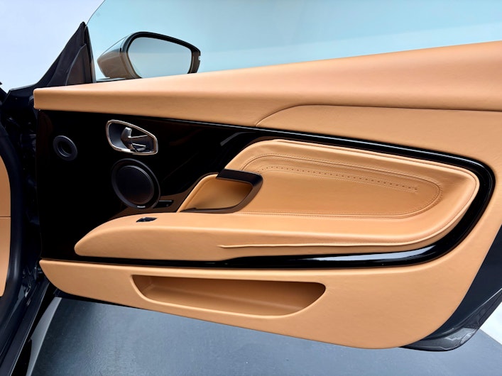 immagine del veicolo ASTON MARTIN DB11