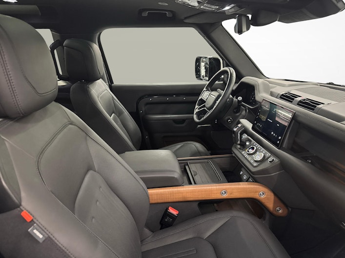 Vehicle image LAND ROVER DEFENDER