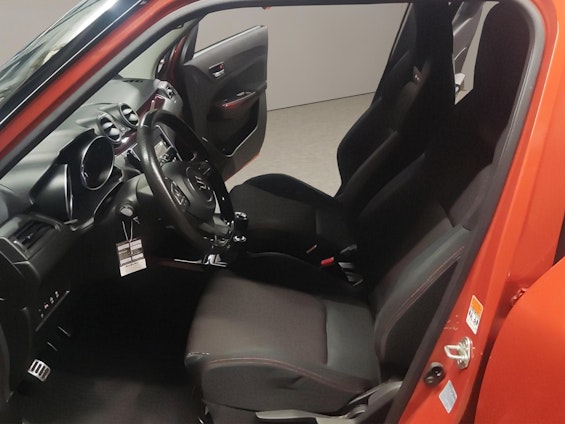 Vehicle image 5 Vehicle image 5