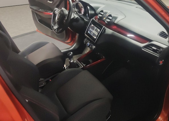 Vehicle image 6 Vehicle image 6